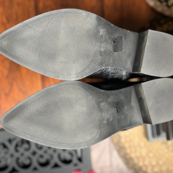 Sz 11 wide ankle booties - Picture 2 of 3